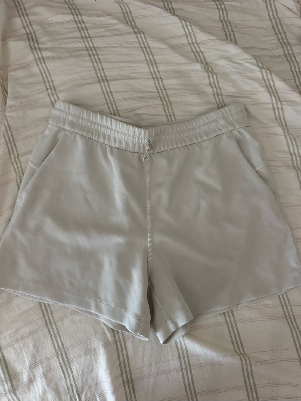 Lululemon High-Rise Short